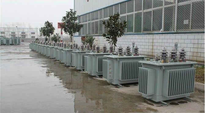 油浸式變壓器的保養如何去做?預防滲漏油:油浸式變壓器在油箱內充滿變壓器油,裝配中依靠緊固件對耐油橡膠元件加壓而密封。